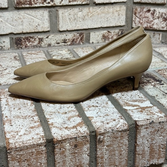 Sam Edelman Dori Nappa Leather Pointed Toe Kitten Heel Pumps in Soft Beige - Picture 3 of 12